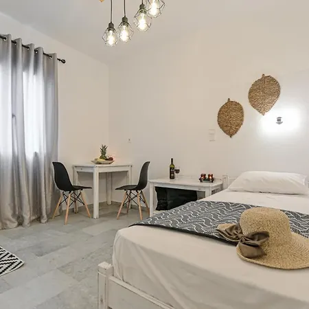 מלון Casa Di Naxos 3*