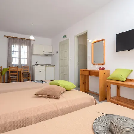 מלון Casa Di Naxos 3*