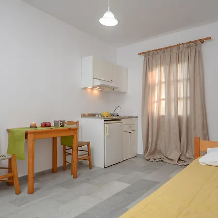 מלון Casa Di Naxos 3*